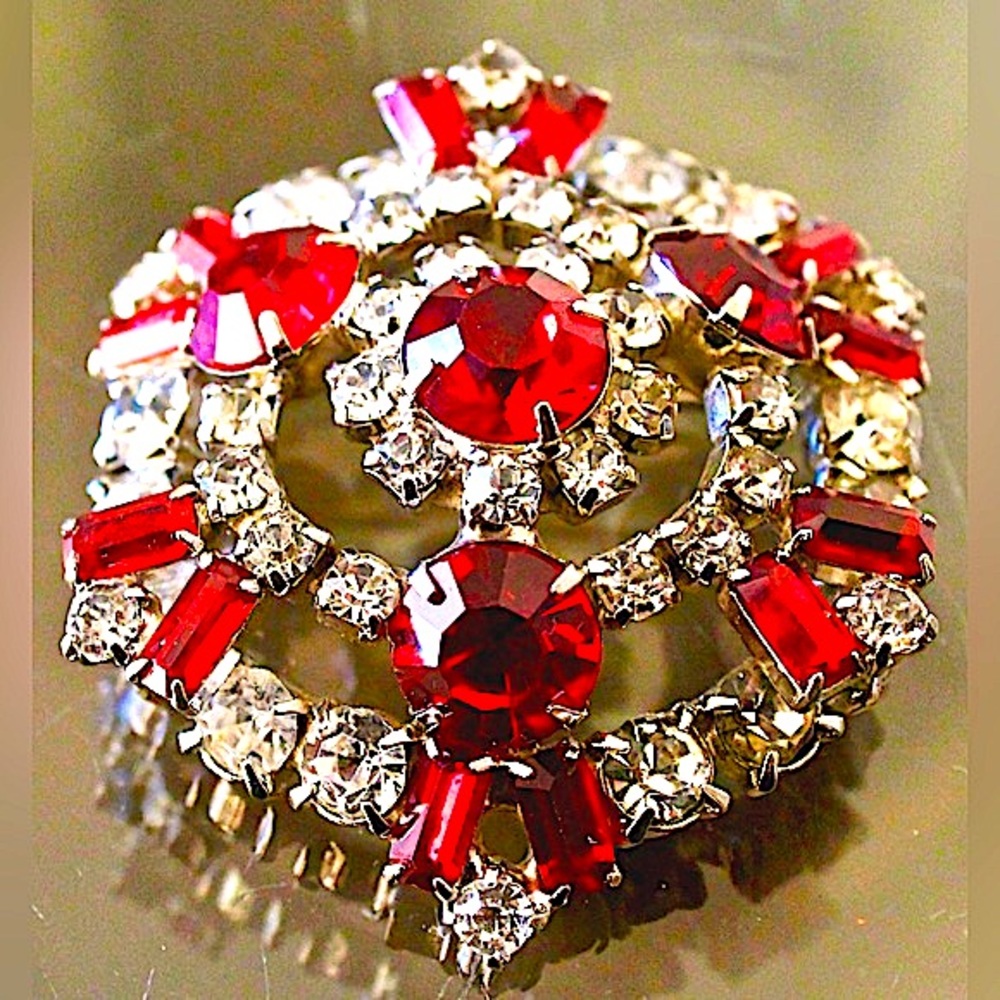 JULIANA D & L BROACH RED CLEAR PRONG SET CRYSTALS VINTAGE SILVER
